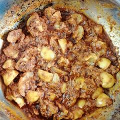 A picture of Lemon pickle.