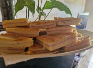Una foto de TORTA DE FIAMBRE 😋 (Masa licuada)
