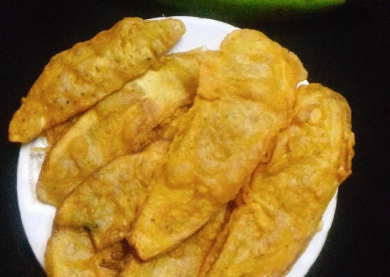 Crispy raw Banana fritters