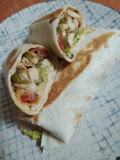 Una foto de Fajitas de pollo con salsa de yogurt casera
