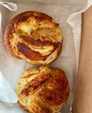 Pretzel Bun ไส้ white choc รสชาเครื่องเทศ (Pretzel Bun with Chai tea white Choc assorted) 🥨☕️🫖