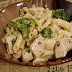 A picture of RP's Chicken Broccoli Alfredo With Penne Pasta.