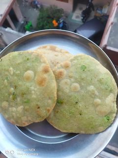 बंगाली मटर कचोरी (Bengali matar kachori recipe in Hindi) रेसिपी मुख्य फोटो