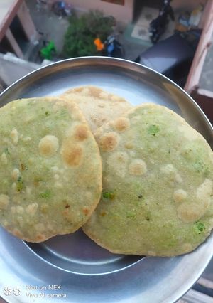 बंगाली मटर कचोरी (Bengali matar kachori recipe in Hindi) रेसिपी मुख्य फोटो