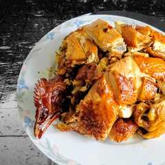 A picture of Ungkep ayam kecap pake rice cooker.