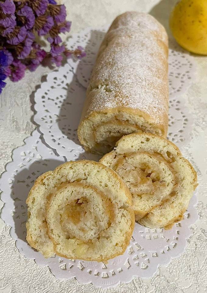 Рулет з яблучною начинкою