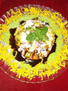 કચોરી(kachori recipe in Gujarati) રેસીપી મુખ્ય ફોટો