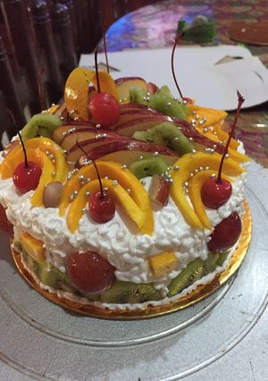 A picture of Fruit cake.