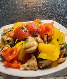 gà xào ớt chuông