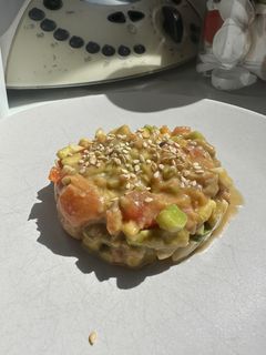 Una foto de Tartar de salmón