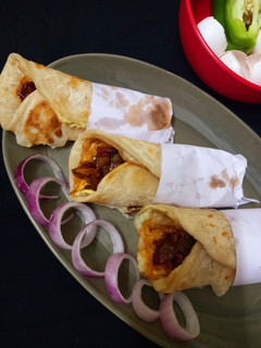 চিকেন এগ রোল (chicken egg roll recipe in Bengali) রেসিপির প্রধান ছবি
