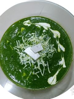 रेस्टॉरंट स्टाईल पालक पनीर (palak paneer recipe in marathi) रेसिपी चे मुख्य फोटो