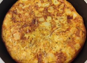 Una foto de Tortilla de papa en sartén Essen