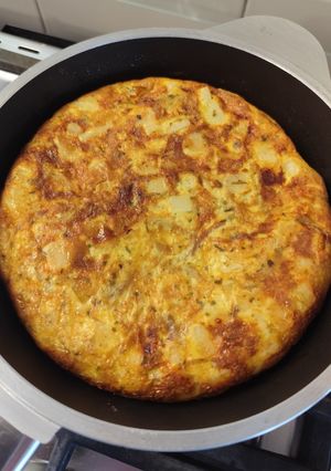 Una foto de Tortilla de papa en sartén Essen