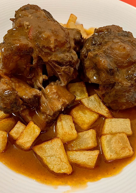 Una foto de Rabo de toro guisado