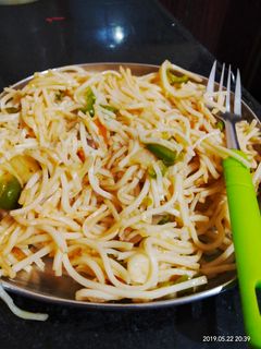 A picture of Veg noodles.