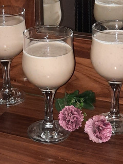 A picture of Banana smoothie.