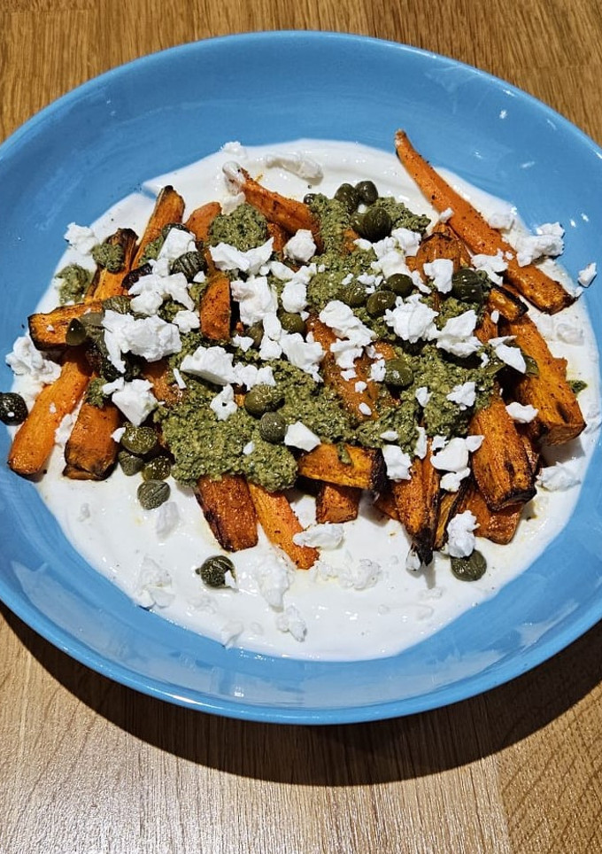 Una foto de Zanahorias asadas con pesto de avellanas