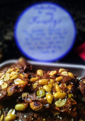 A picture of Zaffron Brittle(Zaffroni Mithai).