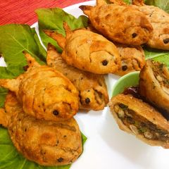 A picture of 6-Lentils Samosa.