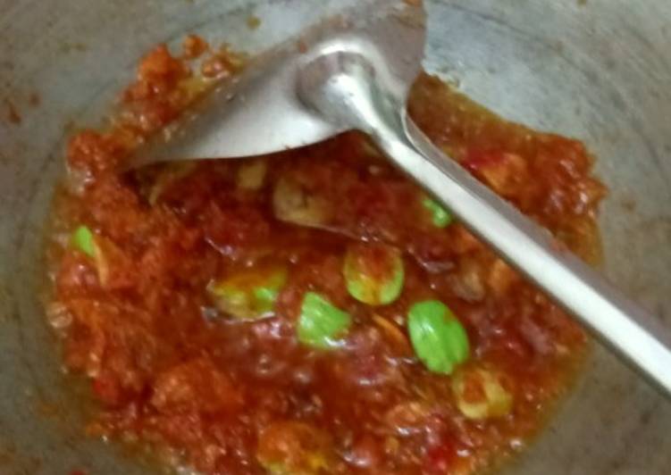 Sambel Pete bawang goreng