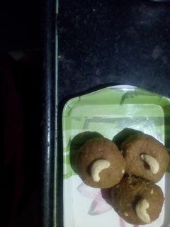 લાડુ રેસીપી મુખ્ય ફોટો