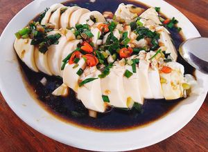 Hình của món ĐẬU HŨ NON (ĐẬU HŨ LỤA) SỐT NƯỚC TƯƠNG.