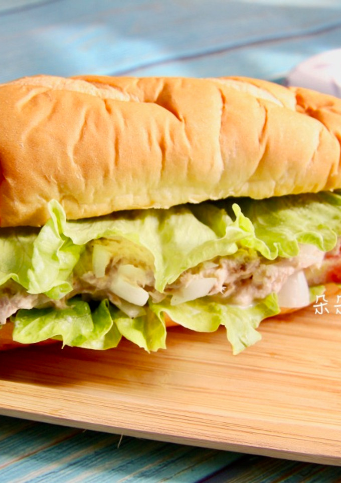 A picture of Onion Tuna Salad Sandwich.