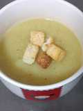 Crema fría de calabacín, puerros y manzana