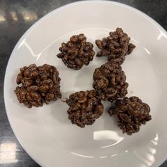 A picture of Jowar puff laddo.