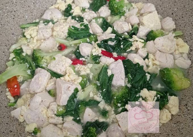 Tumis Sehat Ayam, Brokoli dan Sawi Hijau foto resep utama