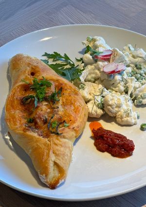 A picture of Turkish Pide.
