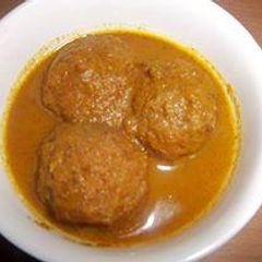 A picture of Mutton balls with cream' sauce for lunch :).
