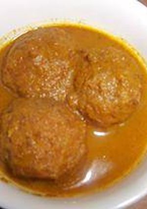 A picture of Mutton balls with cream' sauce for lunch :).