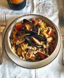 Pasta mista e ceci neri delle Murge con cozze e pomodorini