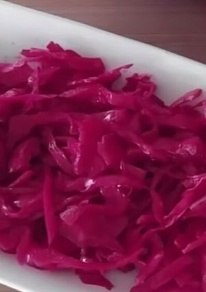 صورة لوصفة سلطة الملفوف الاحمر التركية