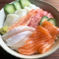 A picture of ‘Kaisen Don’ Sashimi Sushi Rice Bowl.