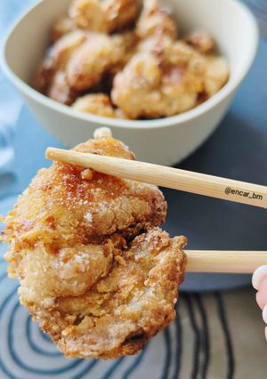 Una foto de Tori no karaage –pollo frito al estilo japonés–