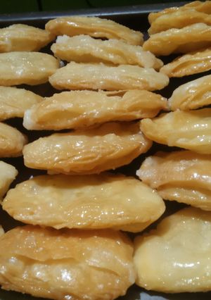 खाजा (Khaja recipe in Hindi) रेसिपी मुख्य फोटो