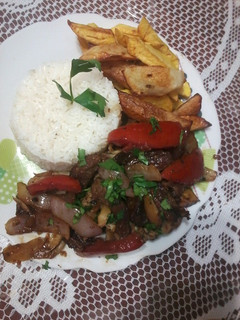 Una foto de Lomo saltado