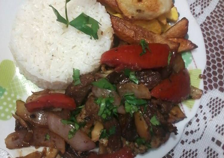 Lomo saltado