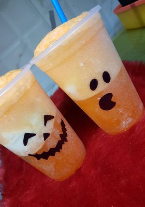 A picture of Fanta float.