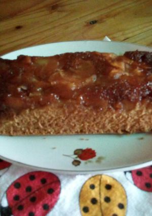 Una foto de Torta invertida de manzanas