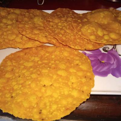 तिखट पापड्या (tikhat papdya recipe in marathi) रेसिपी Madhuri Watekar द्वारे - Cookpad
