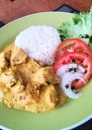 Una foto de Pollo al curry 🍗