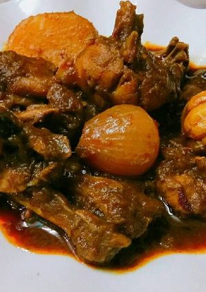 ঐতিহ্যবাহী কান্ট্রি চিকেন কারী রেসিপির প্রধান ছবি