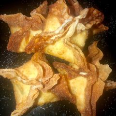 A picture of Easy crab rangoons.