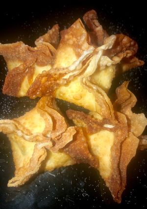 A picture of Easy crab rangoons.