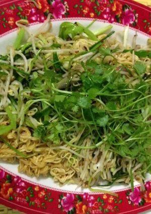 Hình của món Mỳ Tôm Xào Rau.