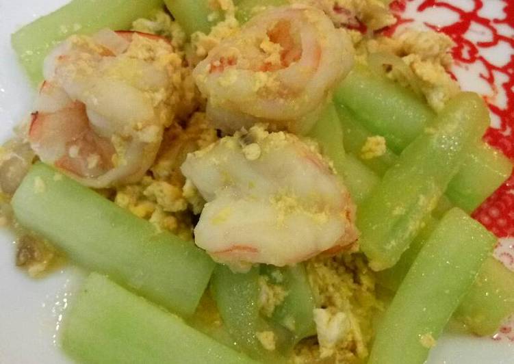 Timun Jepang Tumis Udang Telur